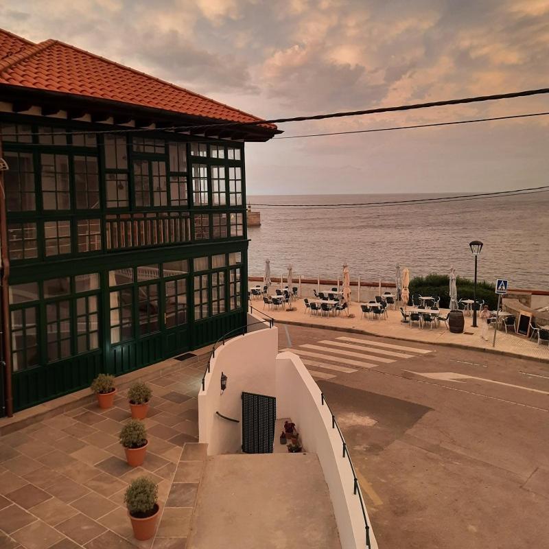 Apartamentos El Muelle Comillas Luaran gambar